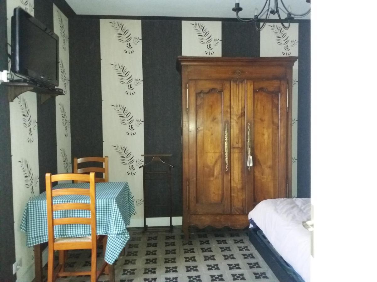 chambre meublée à louer Pouzauges Exterior foto